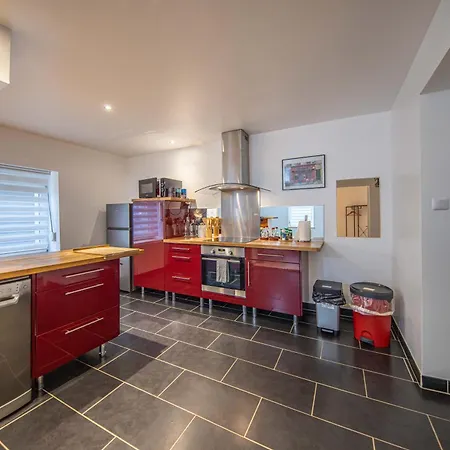 Bel Renove Avec De Beaux Volumes Appartement