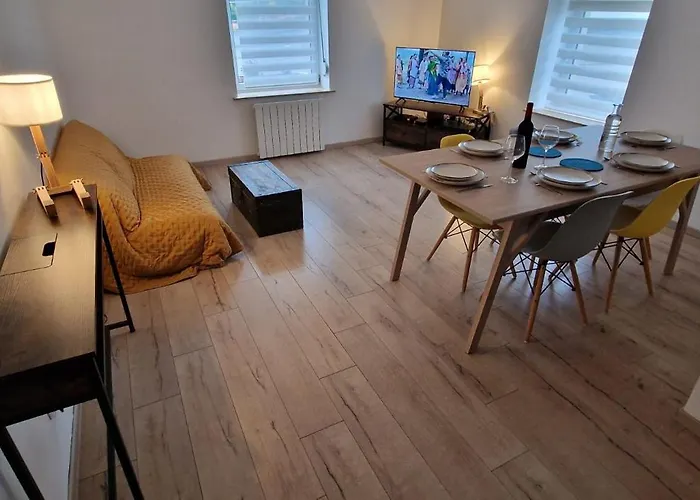 Bel Renove Avec De Beaux Volumes *