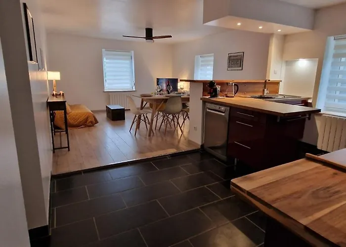 Bel Renove Avec De Beaux Volumes Apartmán *