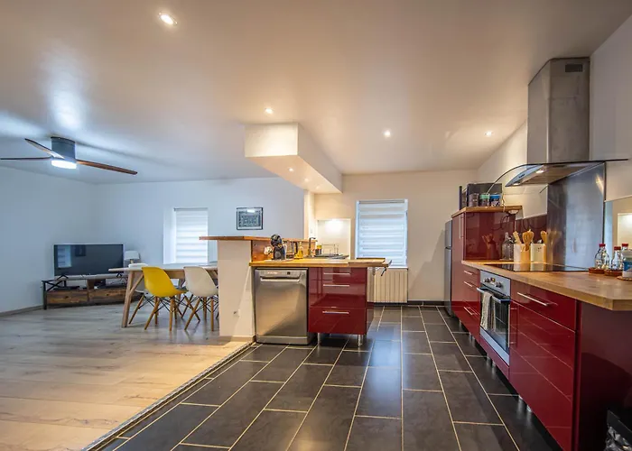 Bel Renove Avec De Beaux Volumes Appartement *