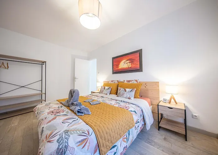 Appartement Bel Renove Avec De Beaux Volumes *