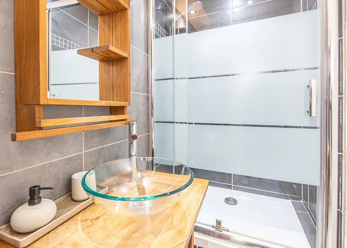 Bel Renove Avec De Beaux Volumes Appartement *