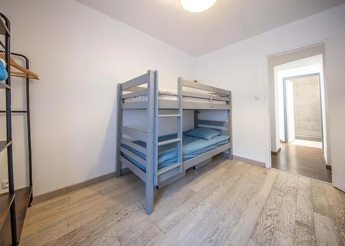 Appartement Bel Renove Avec De Beaux Volumes *